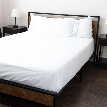Hunter Arms Hotel Сент-Клауд Екстер'єр фото