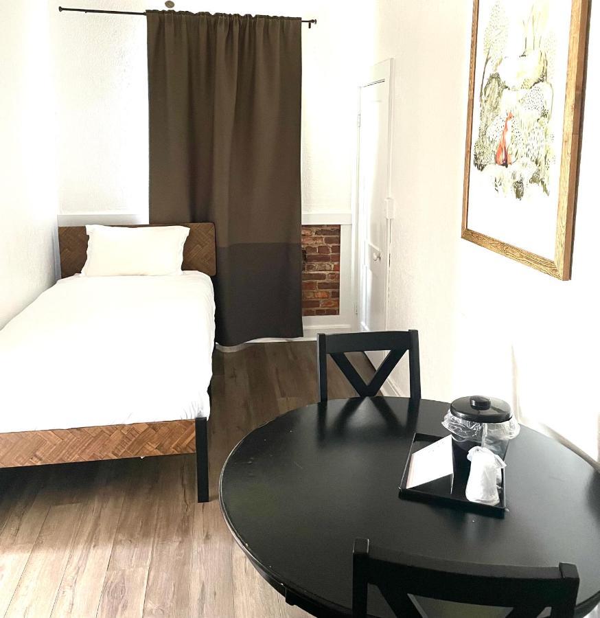 Hunter Arms Hotel Сент-Клауд Екстер'єр фото