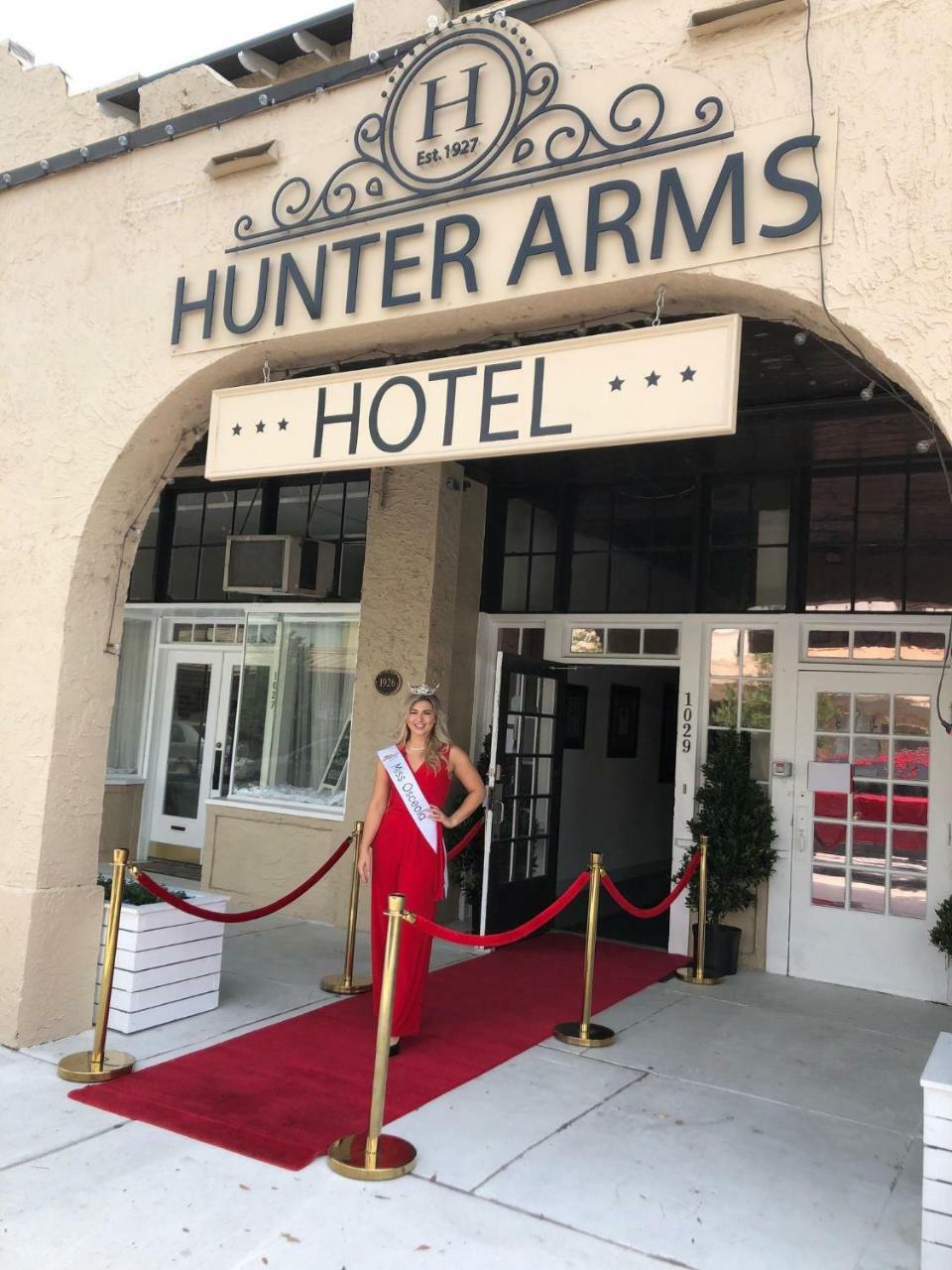 Hunter Arms Hotel Сент-Клауд Екстер'єр фото